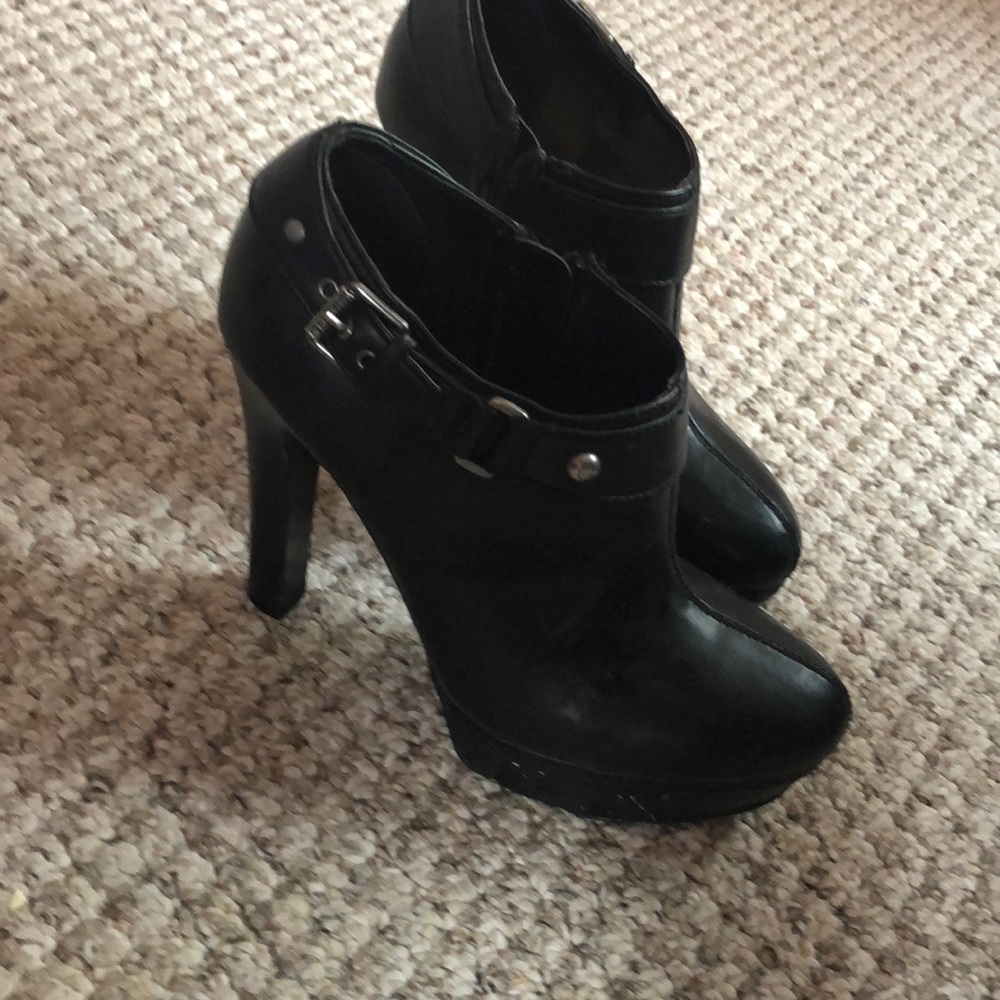 Guess black booties